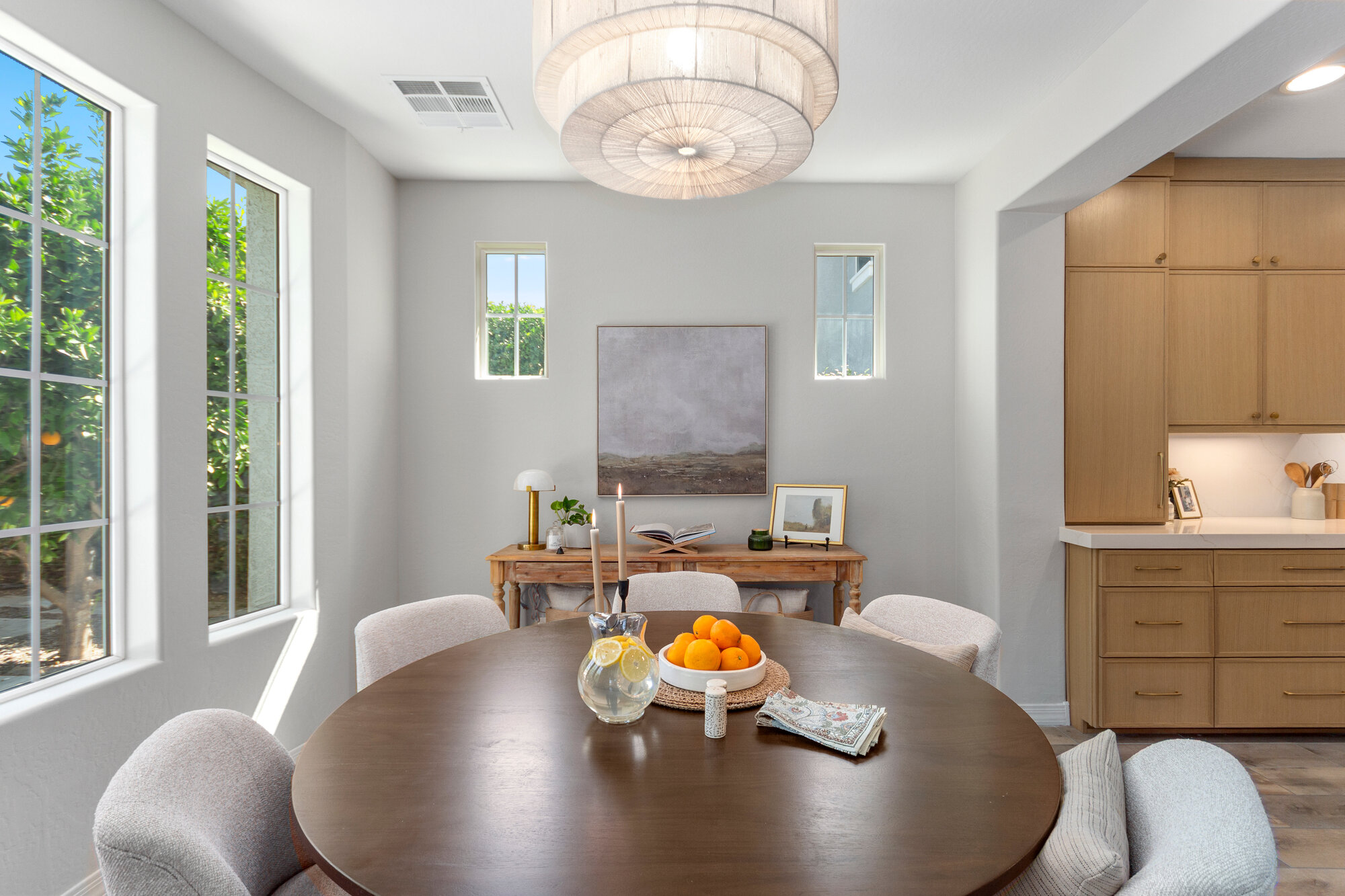 Comstock breakfast nook