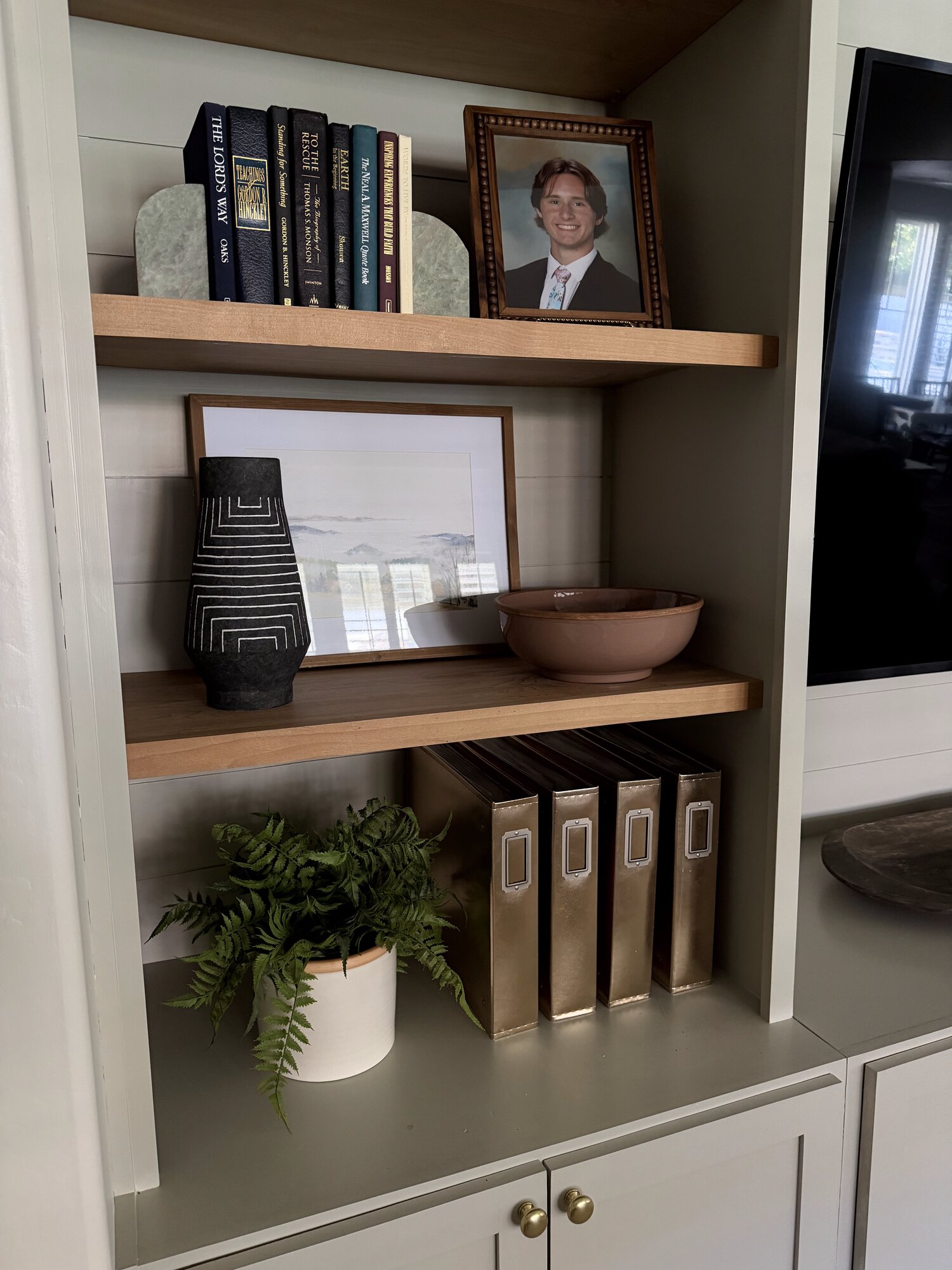 Marlene bookshelf styling